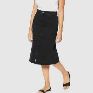 FIND Ladies long denim black skirt 🍃
